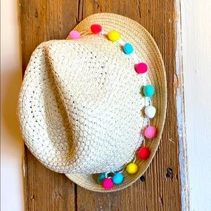 Adorable Pom Pom pool/sunhat